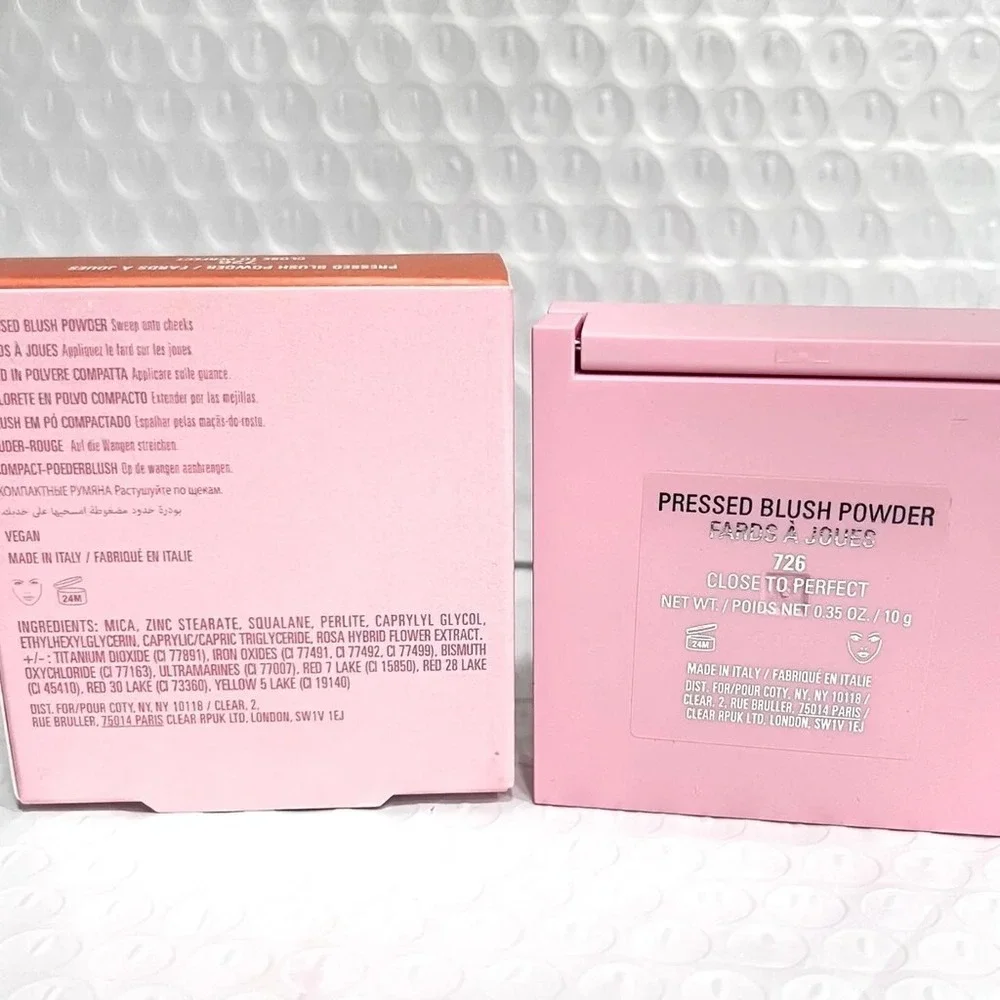Kylie Jenner Pressed Blush Powder in Mirrored Compact - 726 Close to Perfect NIB